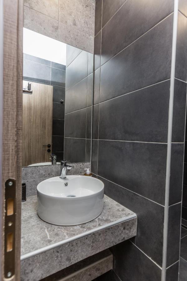 Raise Athens Metro Apartments Екстериор снимка